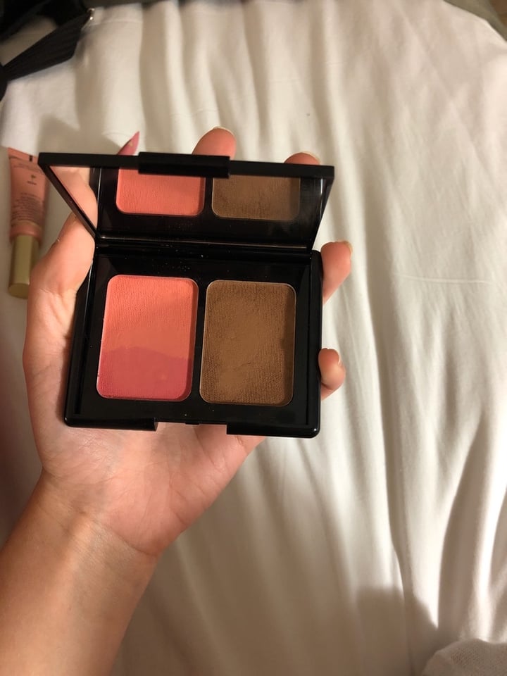 review photo of e.l.f. Cosmetics Bronzer and blush duo shared by @abiicaputo on 20 Dec 2019 - review