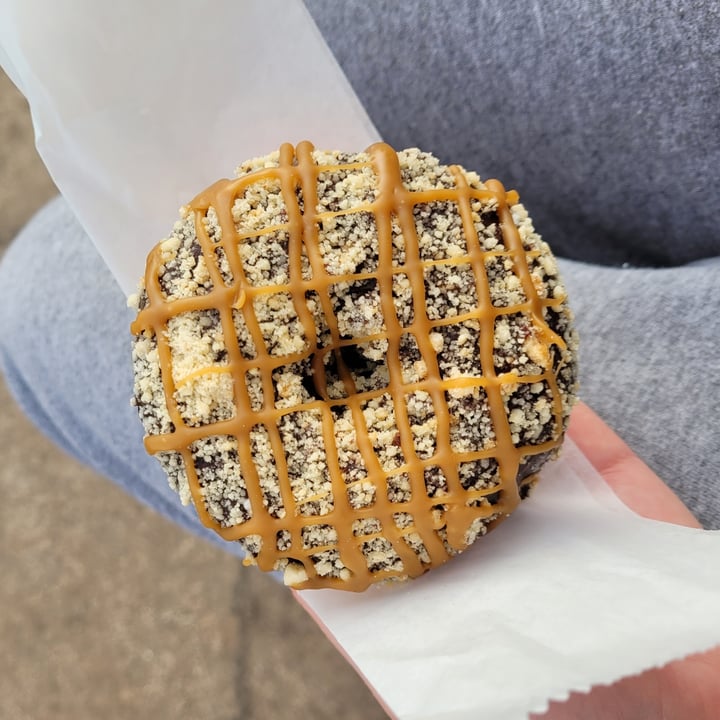 photo of Beacon Doughnuts Chico Carmel Shortbread Donut shared by @yourfriendjen on  10 Dec 2021 - review