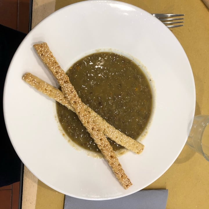 photo of Lo Fai zuppa di lenticchie con cocco e grissini di sesamo shared by @luciapaladini on  02 Nov 2022 - review