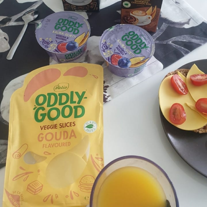 photo of ODDLY GOOD Veggie Slices Gouda shared by @maikkumoi on  21 Sep 2021 - review
