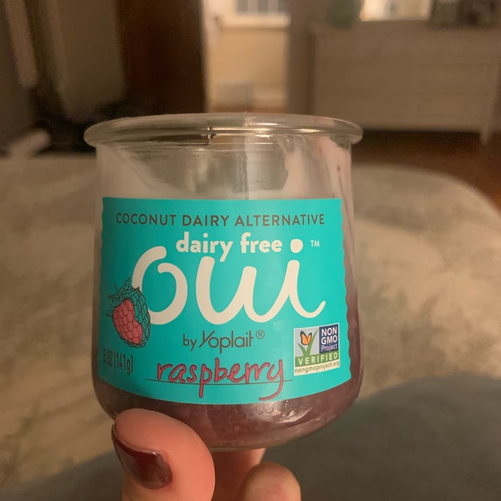 photo of Yoplait Dairy Free Oui Raspberry shared by @klindvall on  19 Dec 2021 - review