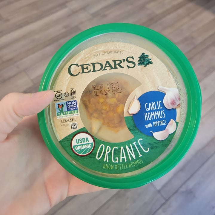 photo of Cedar's Foods Garlic Hommus with Toppings shared by @mmthompson on  25 Jun 2021 - review