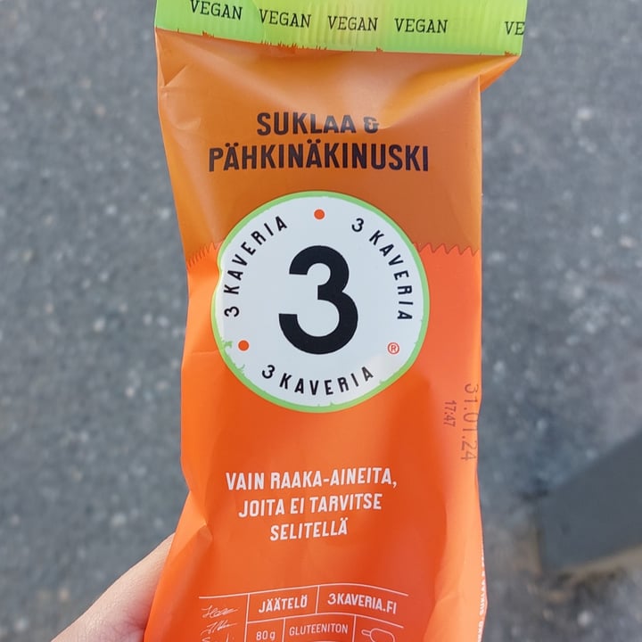 review photo of 3 Kaveria Suklaa & PÀhkinÀkinuski shared by @capybara on 01 Jun 2022 - review