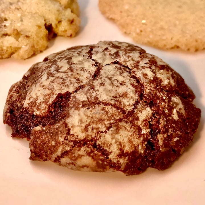 photo of Carina's Bakery Chocolate Cinnamon Crinkle Cookie shared by @pdxveg on  27 Apr 2021 - review