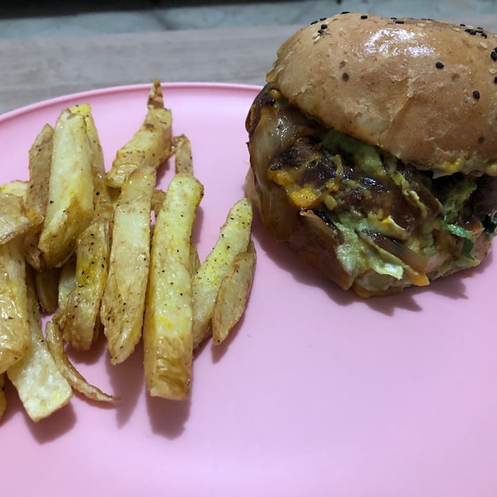photo of Revolucion Verde Beyond Burger shared by @ketchupfights on  19 Dec 2020 - review