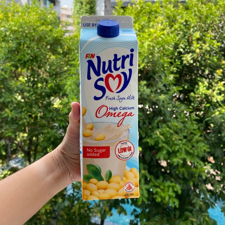 photo of F&N Nutrisoy Fresh Soya Milk High Calcium & Omega No Sugar Added shared by @erialc on  12 Oct 2021 - review