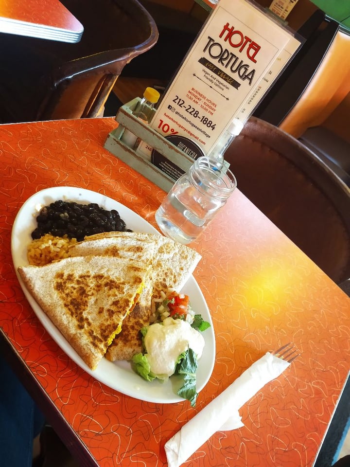 review photo of Hotel Tortuga Vegan Quesadillas shared by @karlavhdez on 19 Jun 2019 - review
