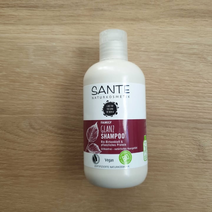 photo of Sante Naturkosmetik Glanz Shampoo shared by @pcassas on  19 Apr 2022 - review