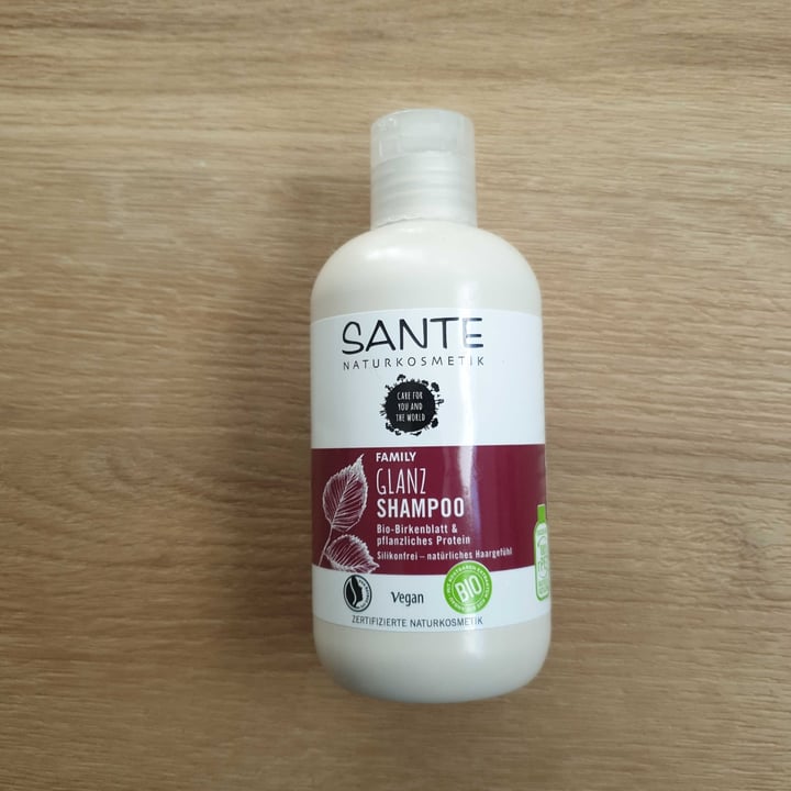 review photo of Sante Naturkosmetik Glanz Shampoo shared by @pcassas on 19 Apr 2022 - review