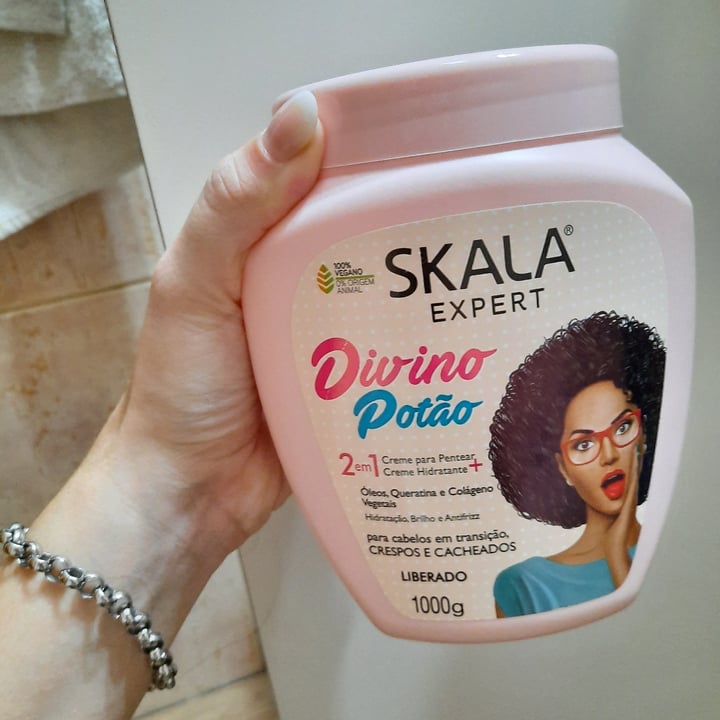 review photo of Skala Creme para pentear shared by @evelyneich on 24 Dec 2021 - review