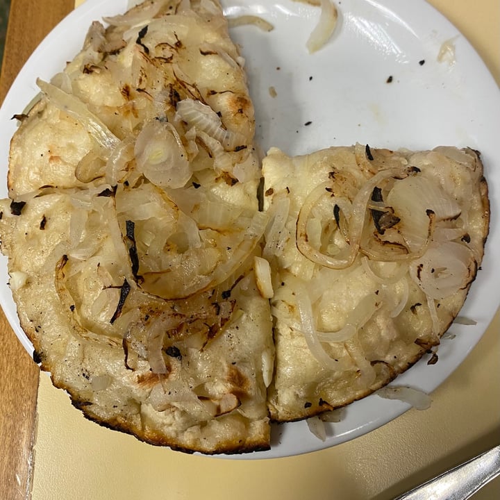 review photo of Pizzería Güerrin Pizza Fugazzeta Vegana shared by @happinesita on 29 Jun 2021 - review