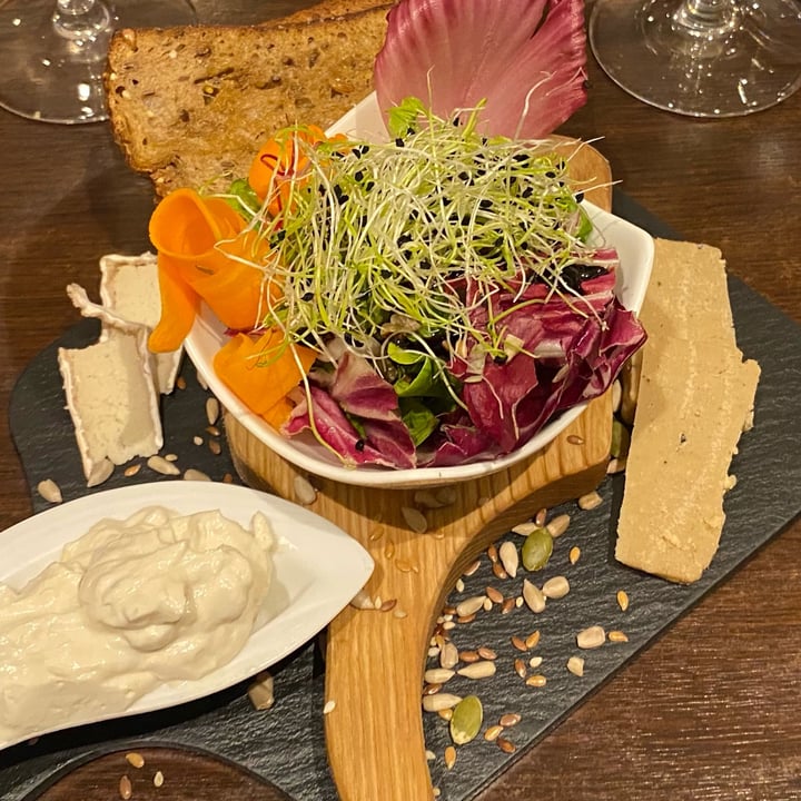 photo of Utopia Vegan & Italian restaurant Cheese platter shared by @ioulia on  04 Nov 2021 - review