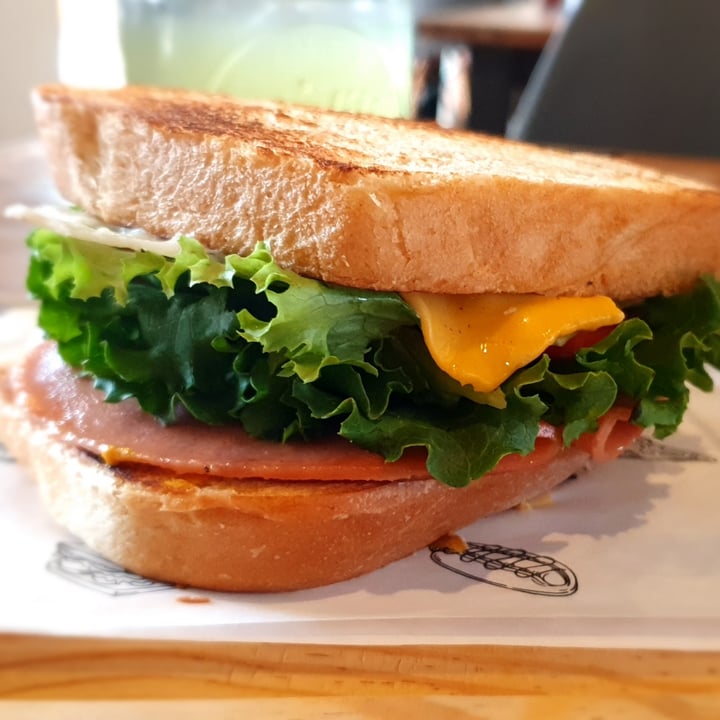 photo of Siempre viva Club sándwich shared by @bernardini96 on  21 Jun 2022 - review