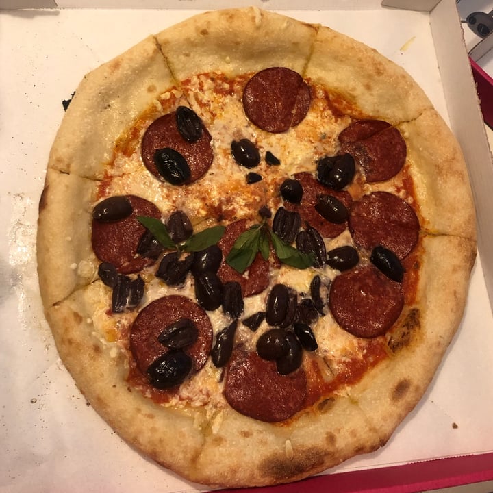 photo of New Freedom Cakes Café Pizza pepperoni picante shared by @estherfe on  07 Nov 2021 - review