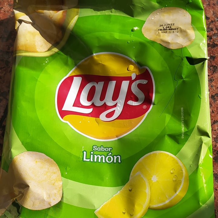 photo of Lay's Papas Fritas sabor Limón shared by @cynzacu on  10 May 2022 - review