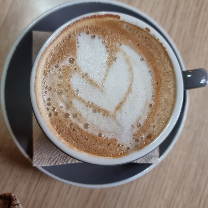 review photo of Shangri La café con leche de soja shared by @miramiravegan on 16 Oct 2022 - review