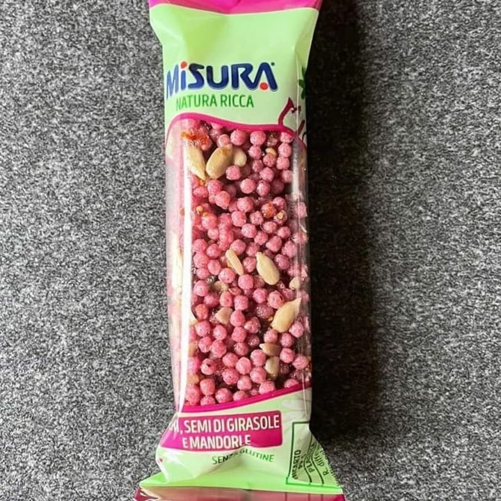photo of Misura Barretta fichi semi di girasole e mandorle - Natura Ricca shared by @karolveg on  15 Dec 2021 - review