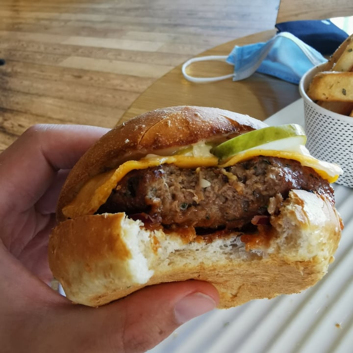 review photo of Grill'd Marion Vegan Cheeseburger shared by @batcat on 22 Nov 2021 - review