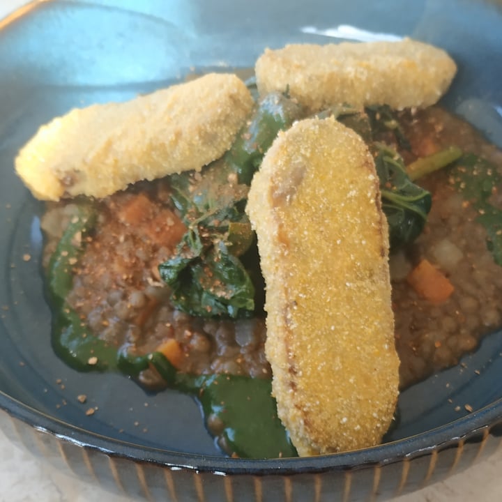 photo of Sottobosco Bistrot Tempeh di lenticchie fritto, con lenticchie in umido,cime di rapa e polvere di finferli shared by @wandavetveg on  20 Feb 2022 - review