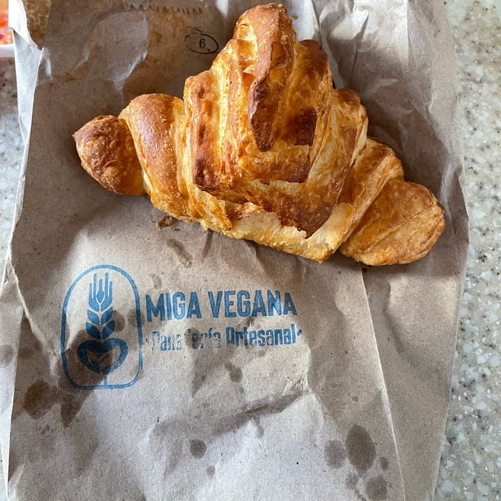 photo of Miga Vegana croissant natural shared by @veganads on  16 May 2022 - review
