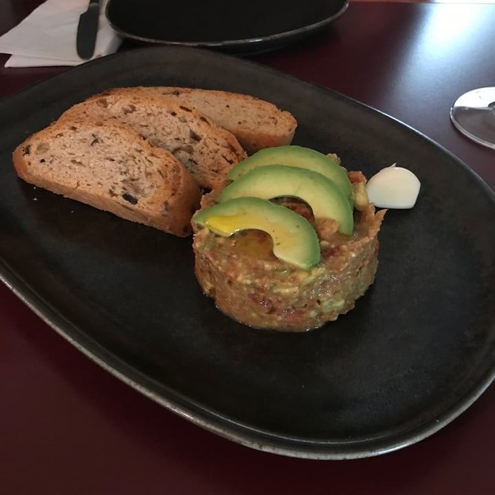 photo of Vegan's Prague Avocado tartar with homemade bread shared by @veganaroundtheworld on  14 Dec 2019 - review