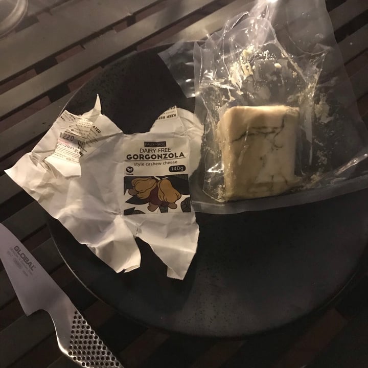 photo of Fauxmage Gorgonzola-Style Cashew Cheese shared by @billiethevegan on  19 Feb 2021 - review