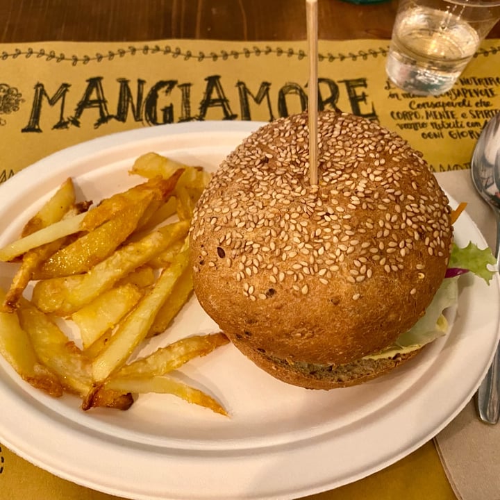 photo of Mangiamore Burger Mangiamore shared by @giorgiasalsii on  14 Apr 2022 - review