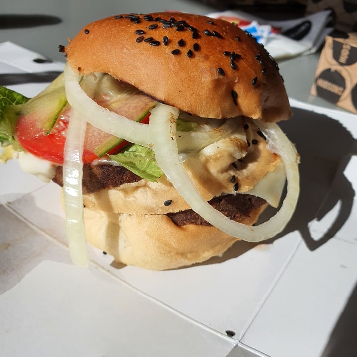 photo of Hudsons The Burger Joint (Claremont) The Infinity burger shared by @jesscaga on  15 Jun 2020 - review