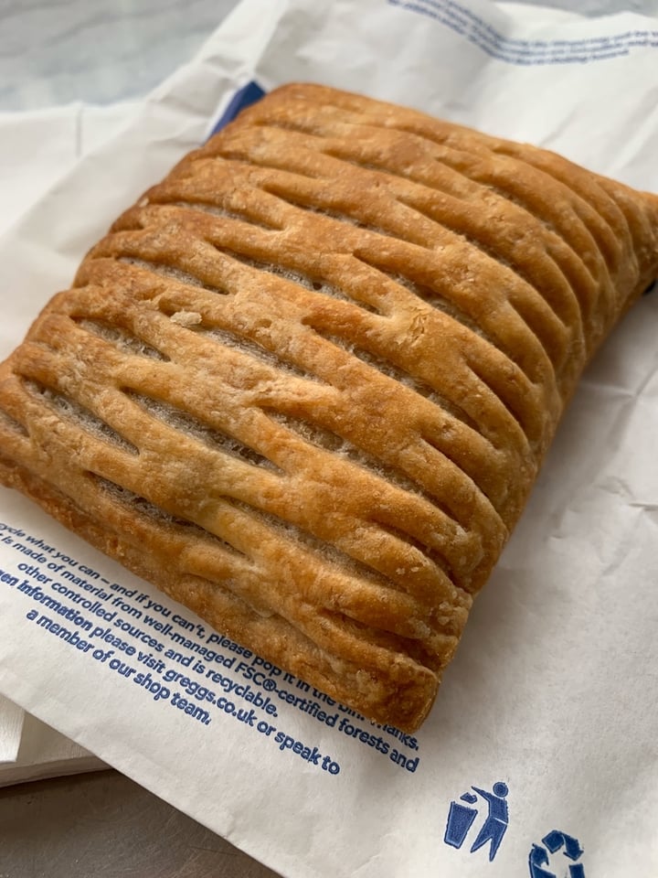 photo of Greggs Vegan Stake Bake shared by @veganclublondon on  03 Jan 2020 - review