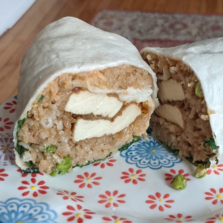 photo of World Street Kitchen Crispy Marinated Tofu Bangkok Burrito shared by @iszy on  17 Mar 2022 - review
