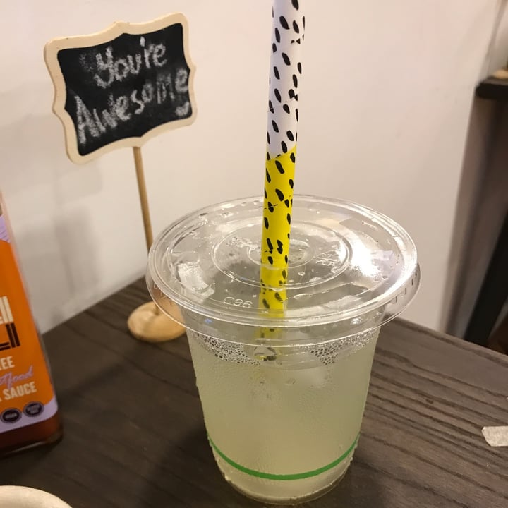 photo of Everyday Vegan Cafe Ginger Mint Lemonade shared by @mehmehrene on  07 Nov 2021 - review