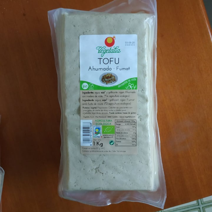 photo of Vegetalia Tofu ahumado shared by @caracol on  18 Apr 2020 - review
