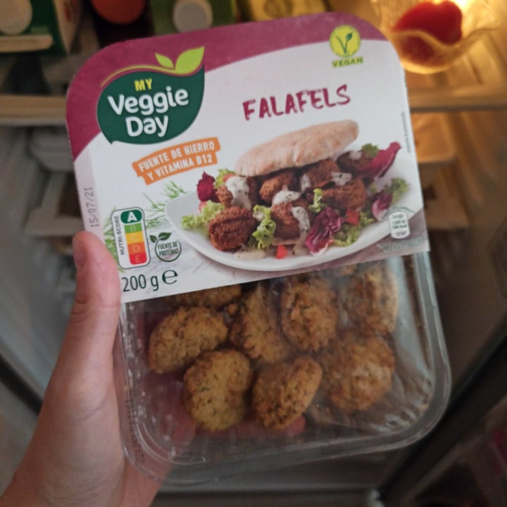 photo of My veggie day Falafels shared by @lachicainsomne on  05 Jul 2021 - review
