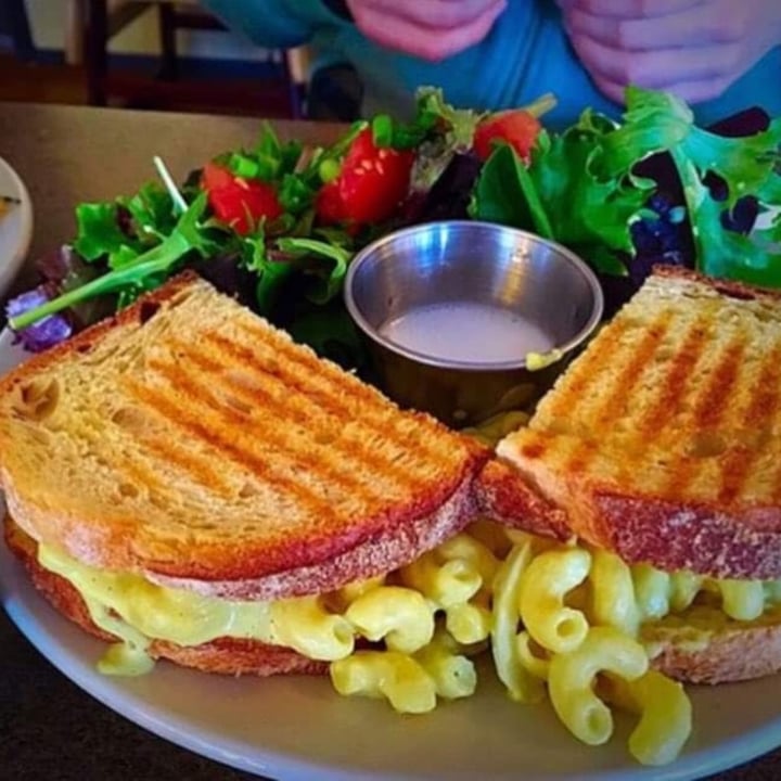 photo of Vtopia All Vegan Restaurant & Cheese Shop Vegan mac n cheese sandwich shared by @idonteatmyfriends on  01 May 2020 - review