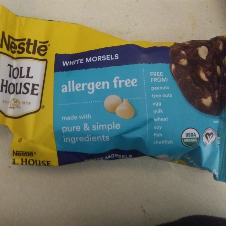 photo of Nestlé Allergen-free White Chocolate Morsels shared by @alianahawke on  03 Feb 2021 - review