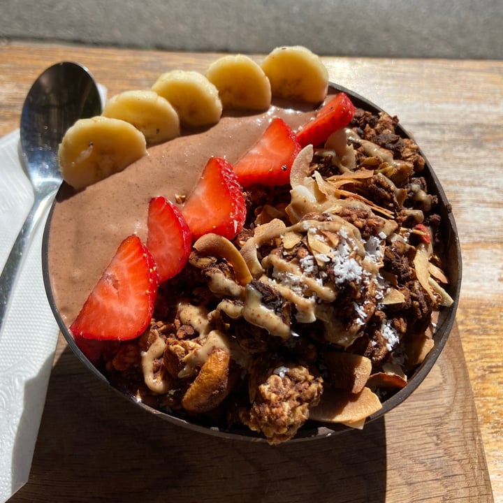 photo of Nourish'd Café & Juicery Naughty Nutter Smoothie Bowl shared by @plantbasedstorm on  26 Aug 2020 - review