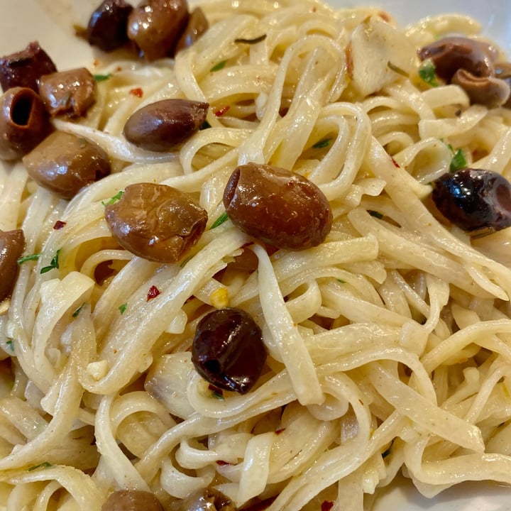 review photo of Vapiano Champs Elysées vegan pasta With Olives shared by @lanastweet on 28 Sep 2022 - review
