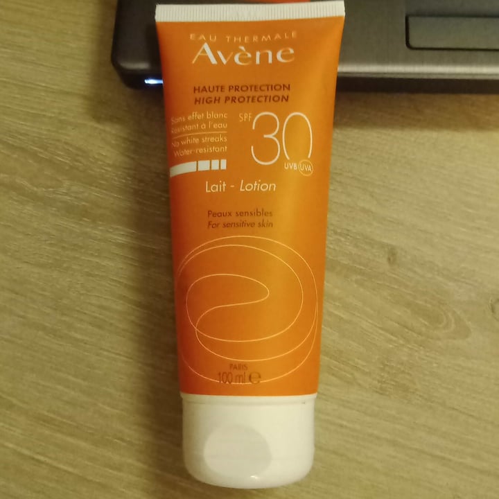 photo of Avène Protezione solare SPF30 shared by @cchia on  18 Jul 2022 - review