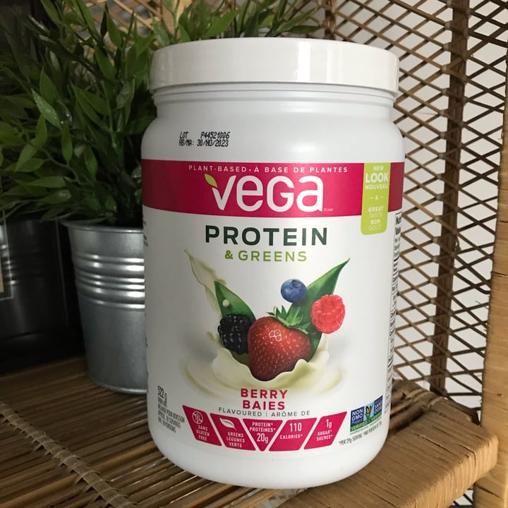 photo of Plant-Based Vega  Protein & Greens - Berry shared by @kaykuzina on  14 Apr 2022 - review