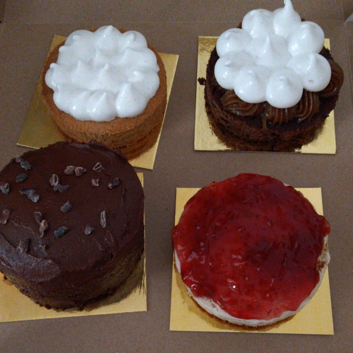 review photo of Vica (Delivery Only) Degustación Mini Tortas shared by @celecel on 23 Jul 2020 - review