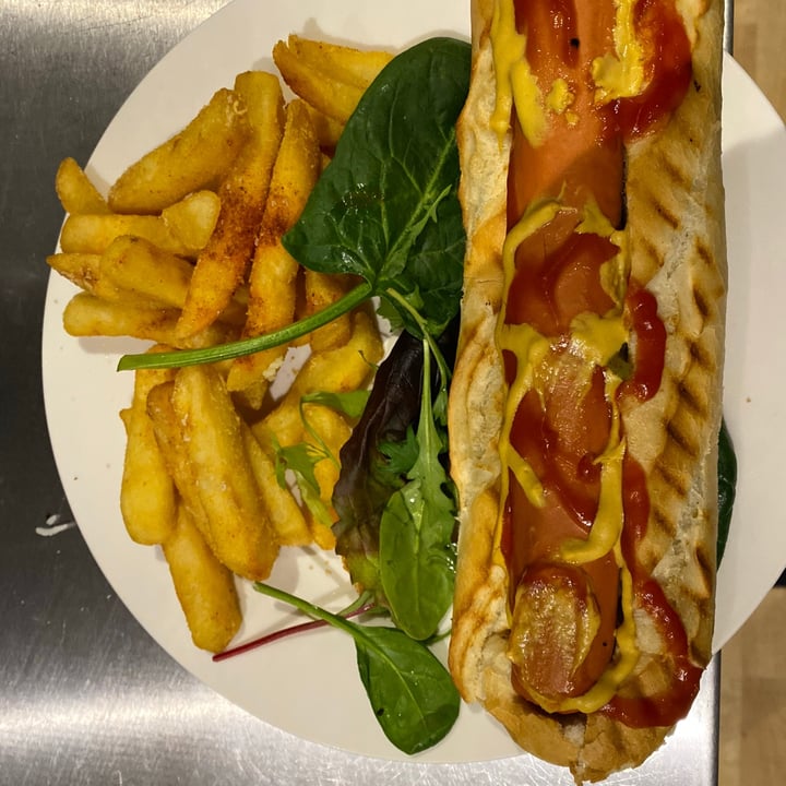 review photo of Cafe Shanti Hot Dog & Chips shared by @jakk-poole on 24 Jan 2021 - review