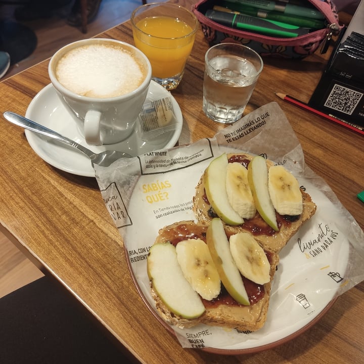 photo of Tienda de Café Peanut Butter  Toast shared by @micasteger on  20 Jun 2022 - review