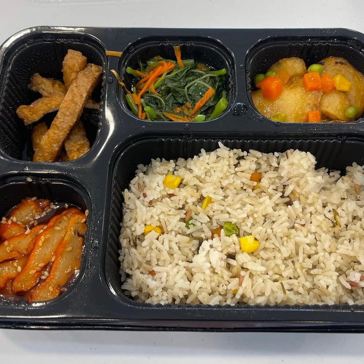 photo of LPH Catering Vegan Bento 9 shared by @greenbovine on  02 May 2021 - review
