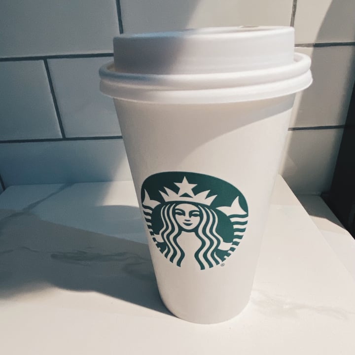 photo of Starbucks Oat Milk latte shared by @lynnetomlinson on  23 Jan 2021 - review