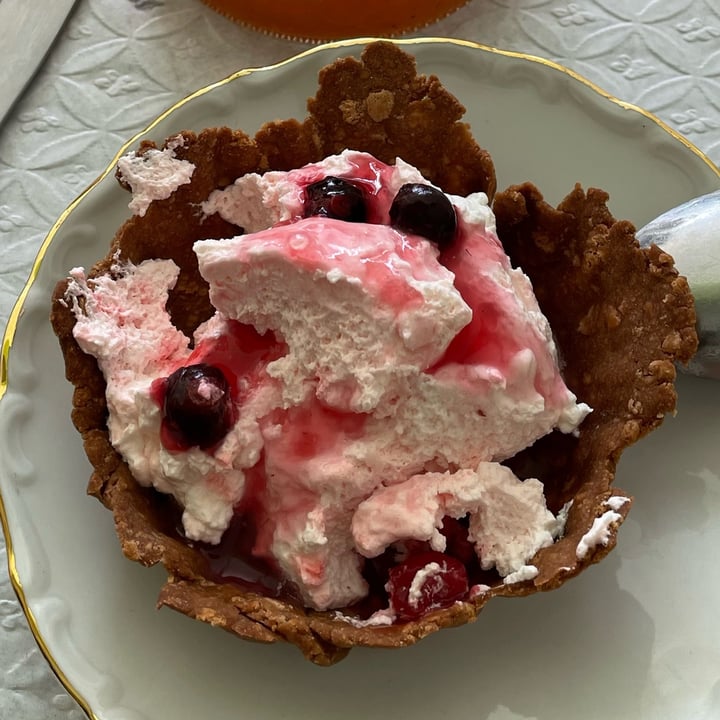 photo of Raízes - Restaurante Berries and cream shared by @kvitz on  04 Dec 2021 - review
