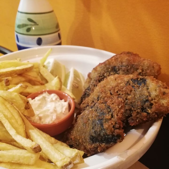 photo of Kong - Food Made With Compassion "Fish And Chips" With Tartar Sauce shared by @nomadicvegan on  23 Dec 2019 - review
