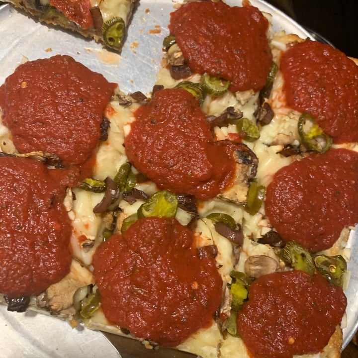 review photo of Mother Bear's Pizza Campus Veggie Delight Pizza shared by @ymohanraj on 12 May 2020 - review