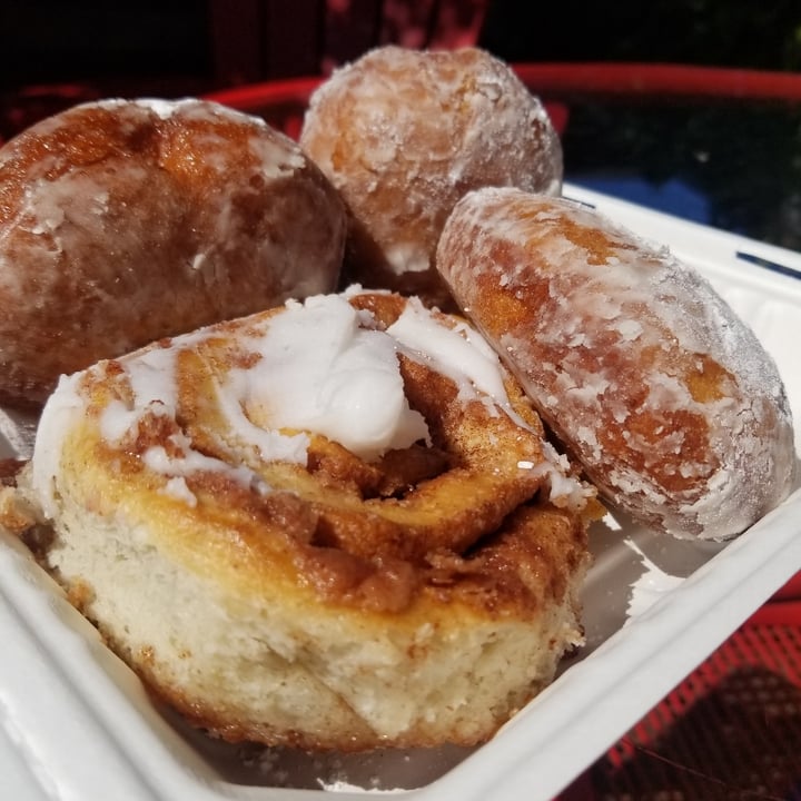 photo of Fern Cafe and Bakery Cinnamon Bun shared by @veganonvanisle on  28 Jun 2020 - review