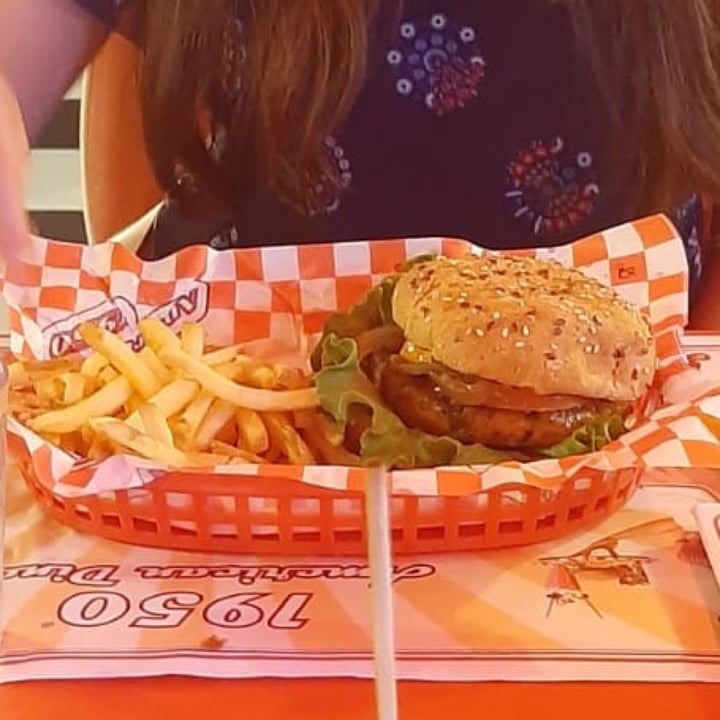 photo of 1950 American Diner - FORTE DEI MARMI Vegan crunchy cutlet shared by @veggyelena on  17 Mar 2022 - review
