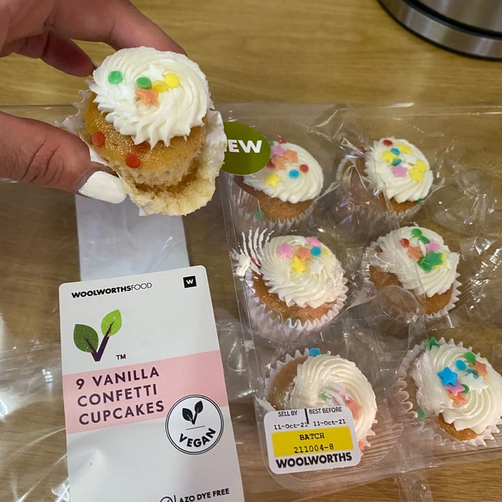 photo of Woolworths Food 9 Vanilla Confetti Cupcakes shared by @bianca1701 on  07 Oct 2021 - review